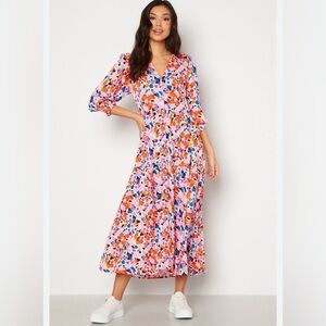 YAS Alira NEW with tags tiered soft pink multicoloured floral maxi dress Medium